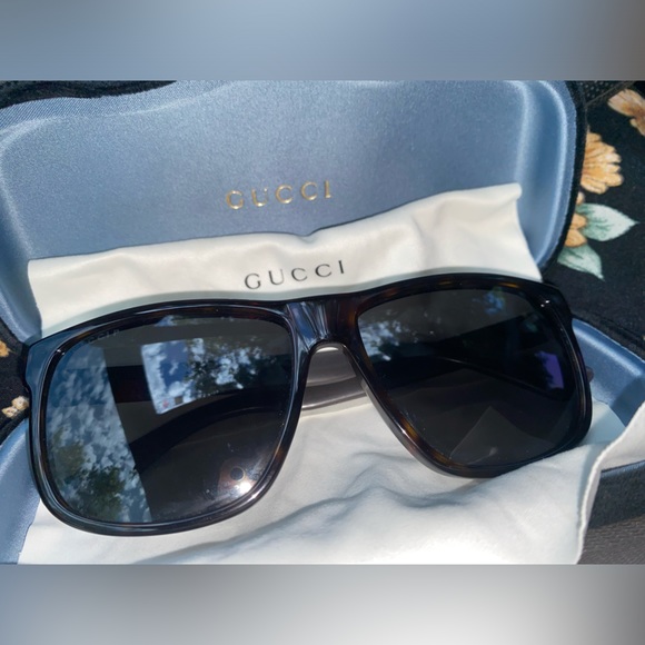 Gucci Sunglasses - Picture 3 of 3